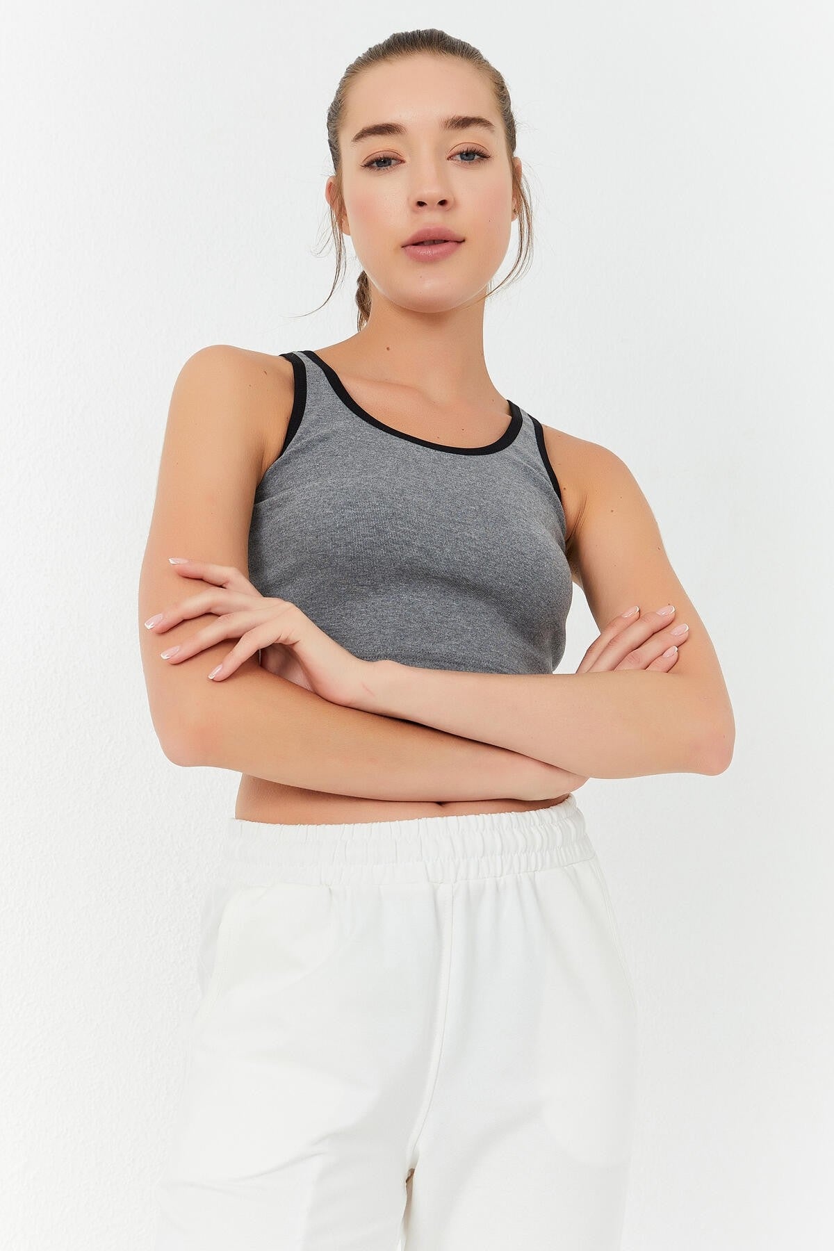 Grey Melange Basic Zero Sleeve Narrow Fit U Collar Women's Crop Top Singlet - 97162