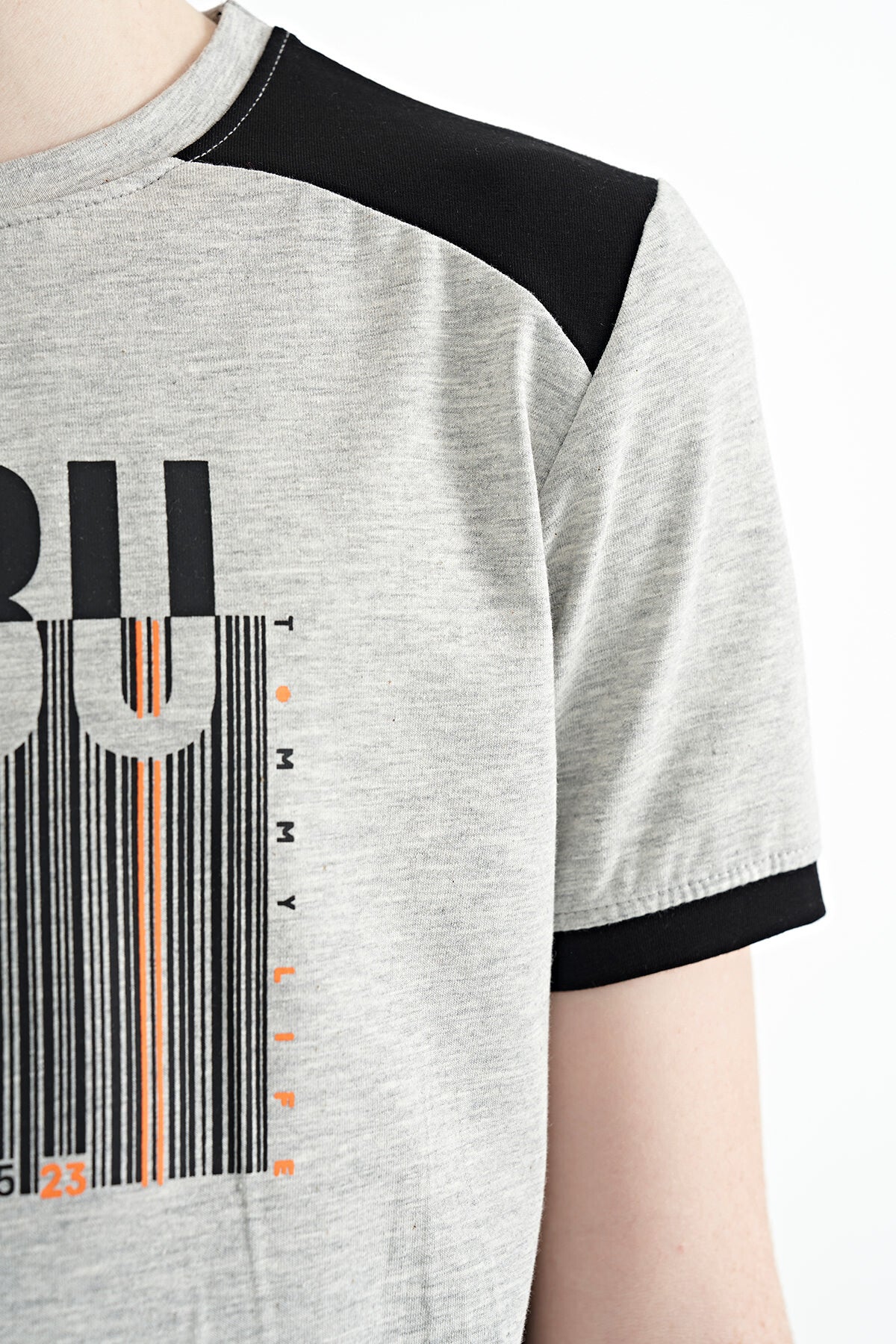 Grey Melange Print Detailed O Collar Standard Fit Boys T-Shirt - 11157