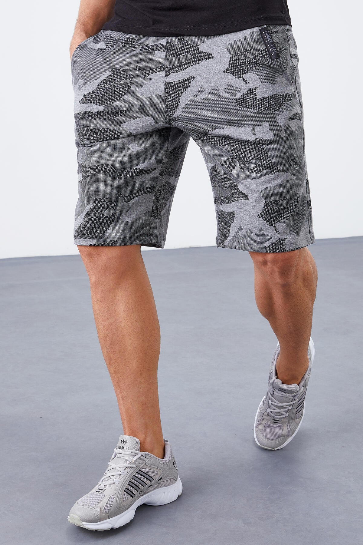 Grey Melange Camouflage Pattern Pocketed Standard Fit Men's Shorts - 81126