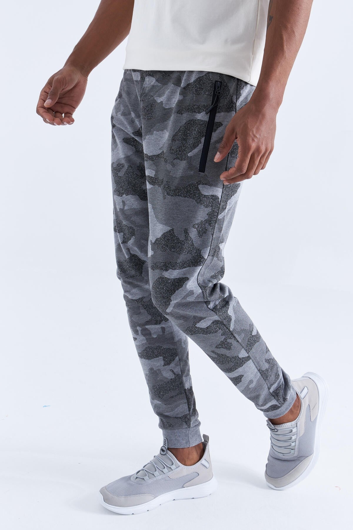 Gray Melange Camouflage Print Slim Fit Jogger Men's Tracksuit Bottom - 84754