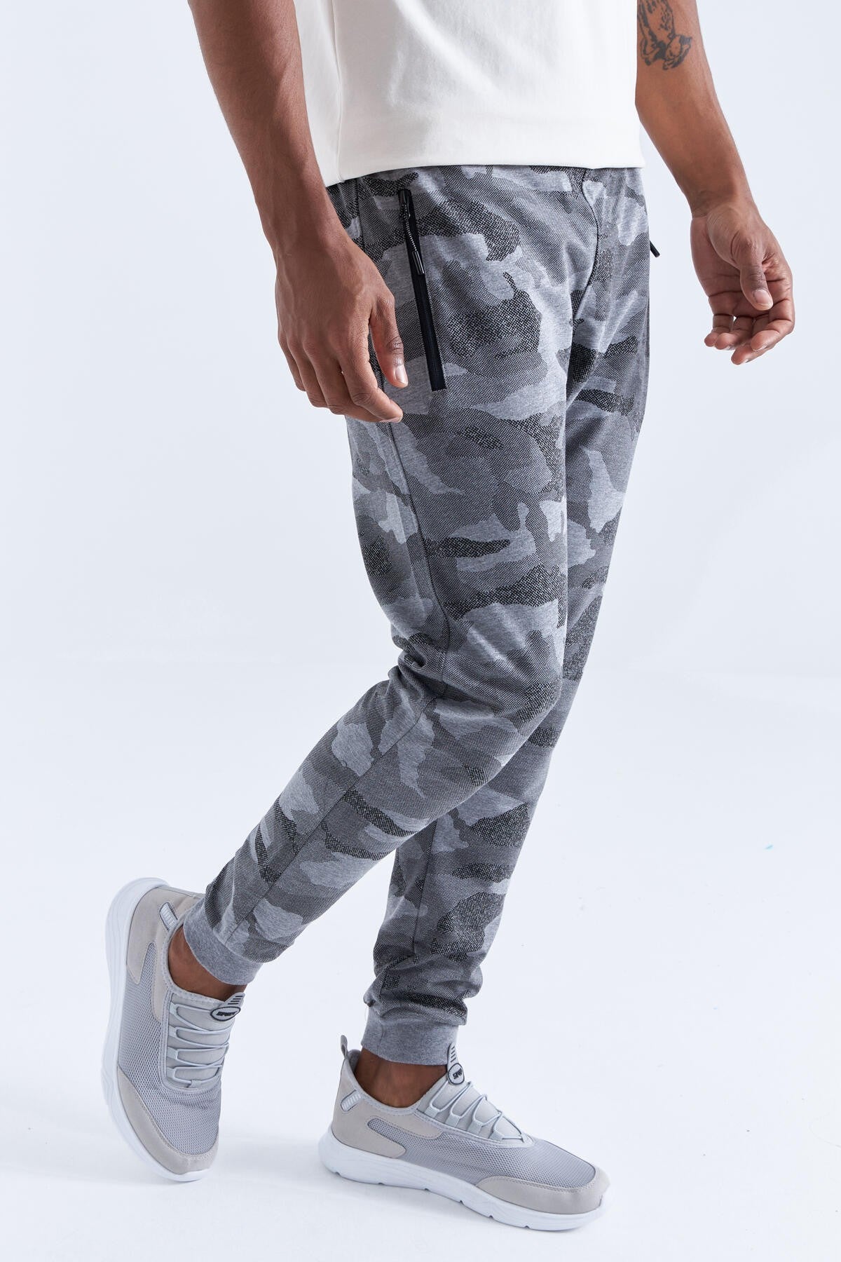 Gray Melange Camouflage Print Slim Fit Jogger Men's Tracksuit Bottom - 84754
