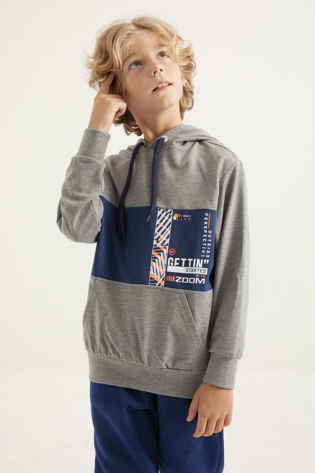 Grey Melange Embroidered Kangaroo Pocket Hooded Regular Fit Boys' Sweatshirt - 11010