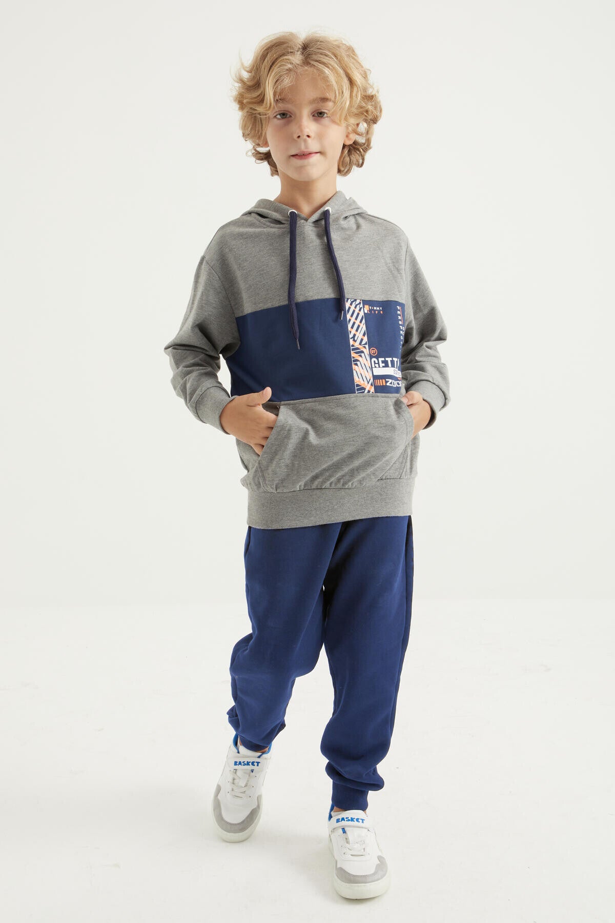 Grey Melange Embroidered Kangaroo Pocket Hooded Regular Fit Boys' Sweatshirt - 11010