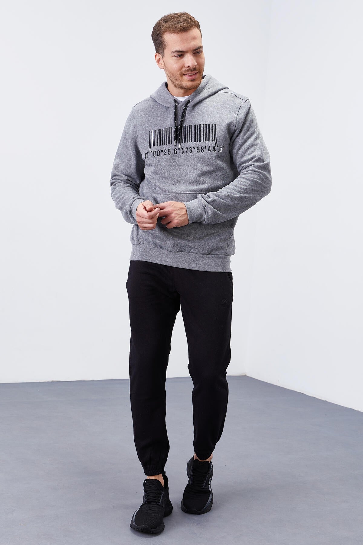 Grey Melange Embroidered Kangaroo Pocket Standard Fit Hooded Men's Sweatshirt - 87839