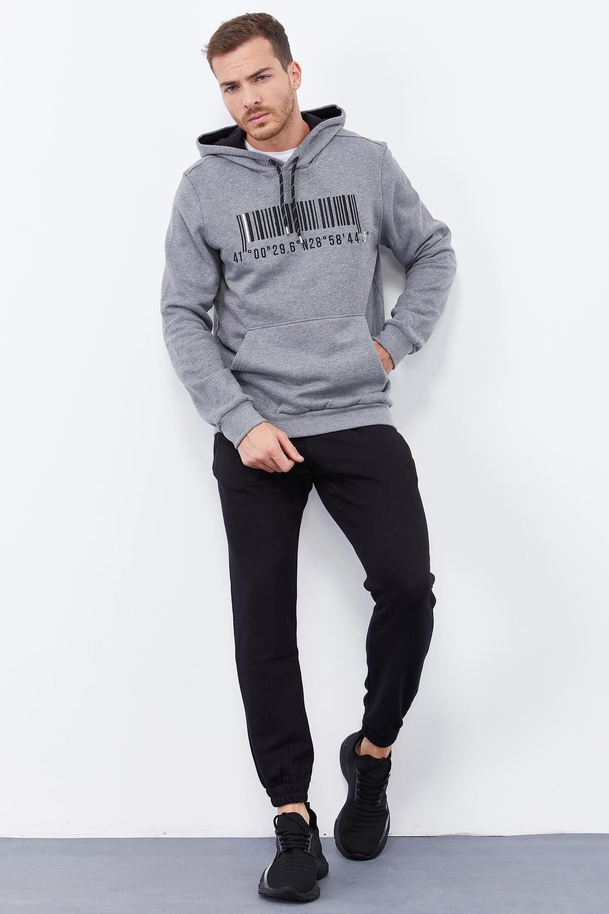 Grey Melange Embroidered Kangaroo Pocket Standard Fit Hooded Men's Sweatshirt - 87839