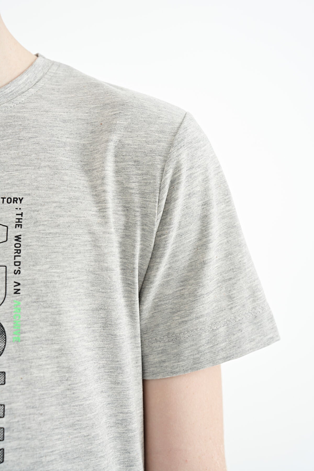 Grey Melange Round Neck Detailed O Collar Standard Cut Boys' T-Shirt - 11099