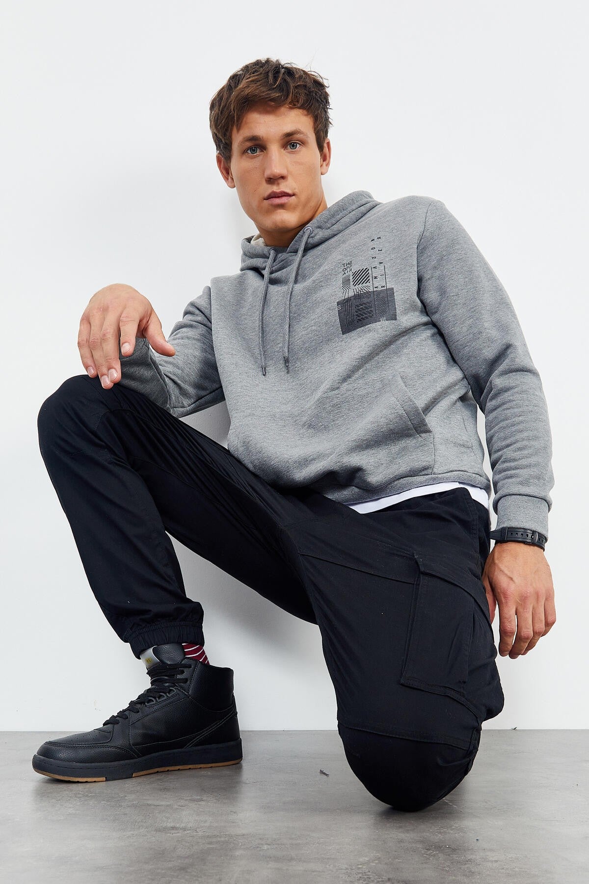 Grey Melange Front and Back Print Comfortable Fit Men's Hooded Sweatshirt - 88017