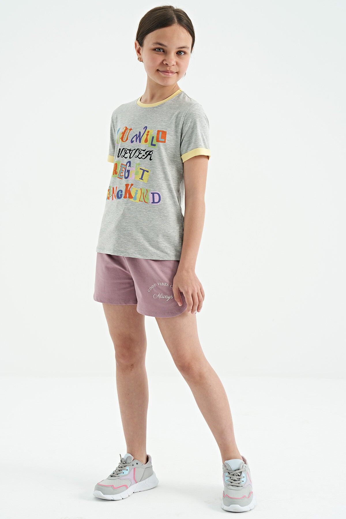 Grey Melange Color Detailed O Collar Comfort Fit Girls T-Shirt - 75109