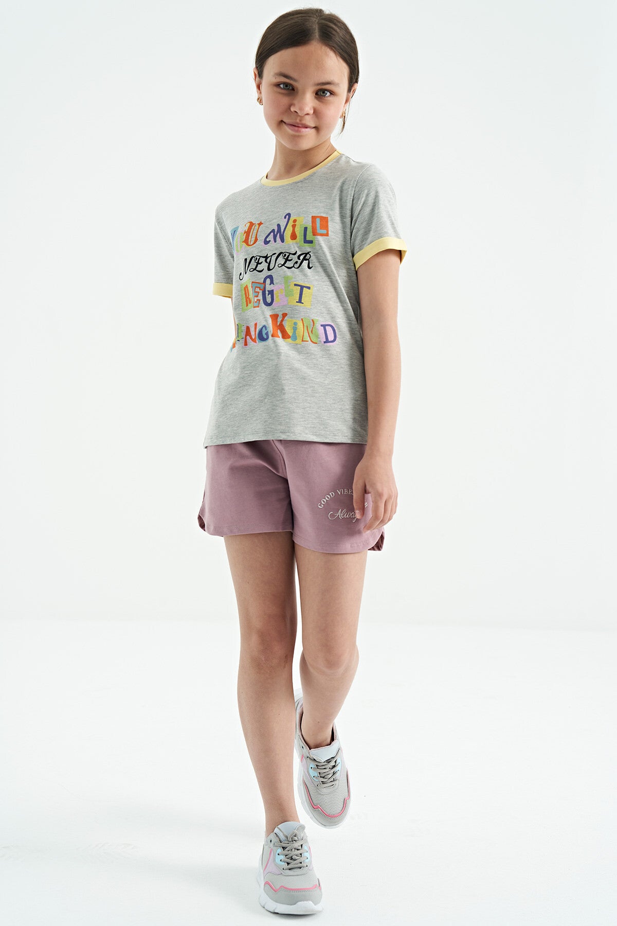 Grey Melange Color Detailed O Collar Comfort Fit Girls T-Shirt - 75109