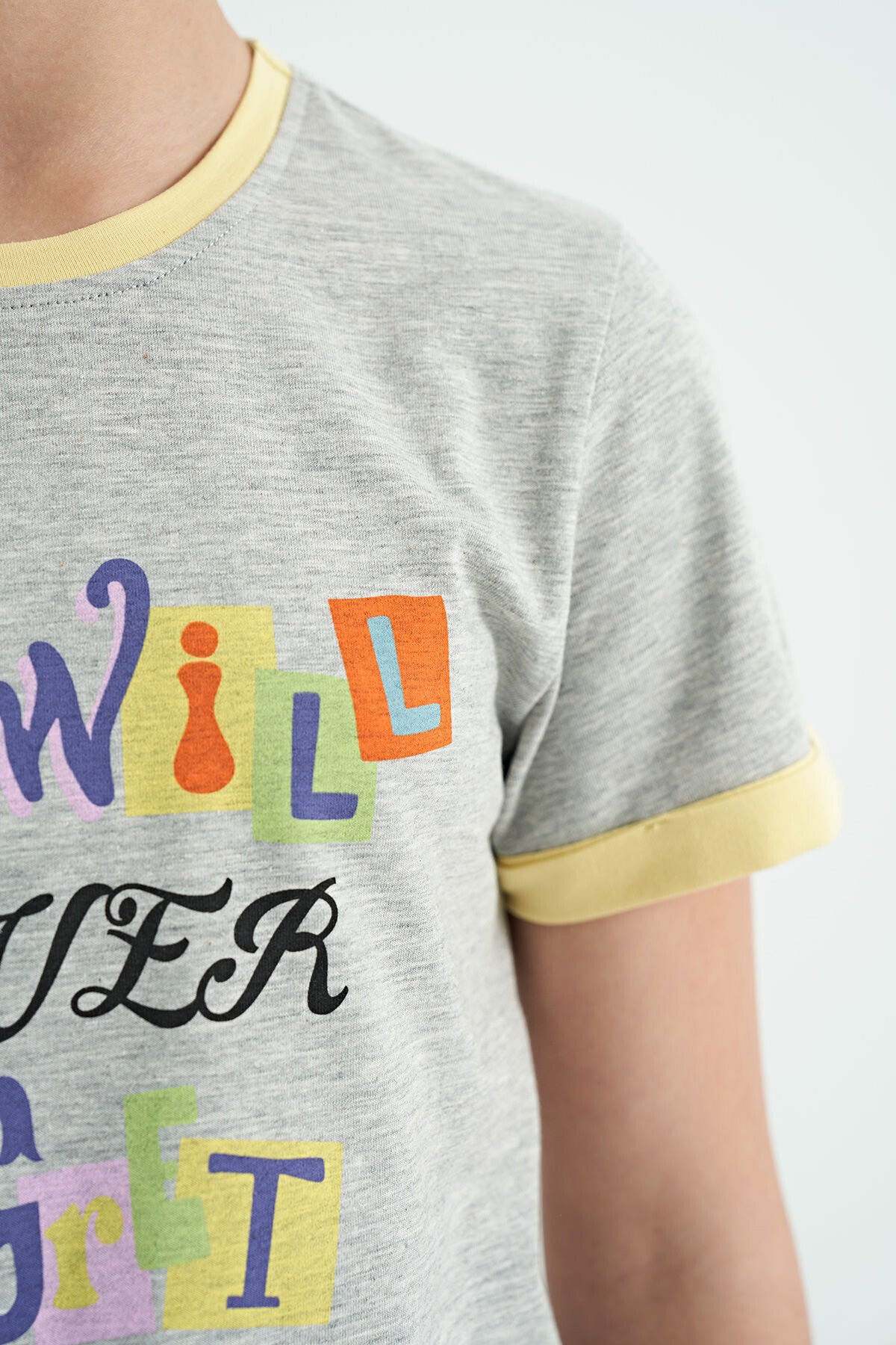 Grey Melange Color Detailed O Collar Comfort Fit Girls T-Shirt - 75109