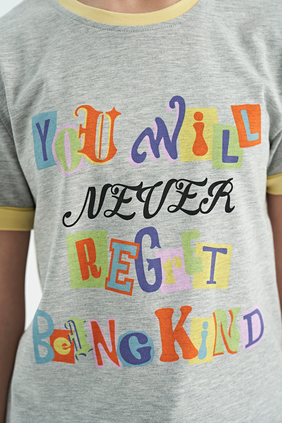 Grey Melange Color Detailed O Collar Comfort Fit Girls T-Shirt - 75109