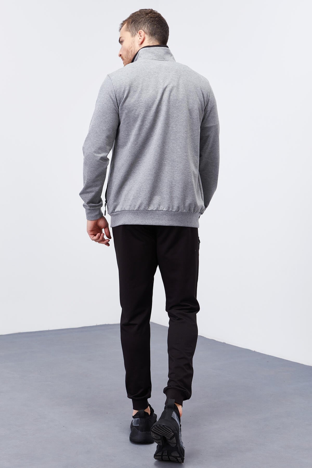 Grey Melange - Black Pattern Printed Standard Fit Cuffed Men's Tracksuit Set - 85151