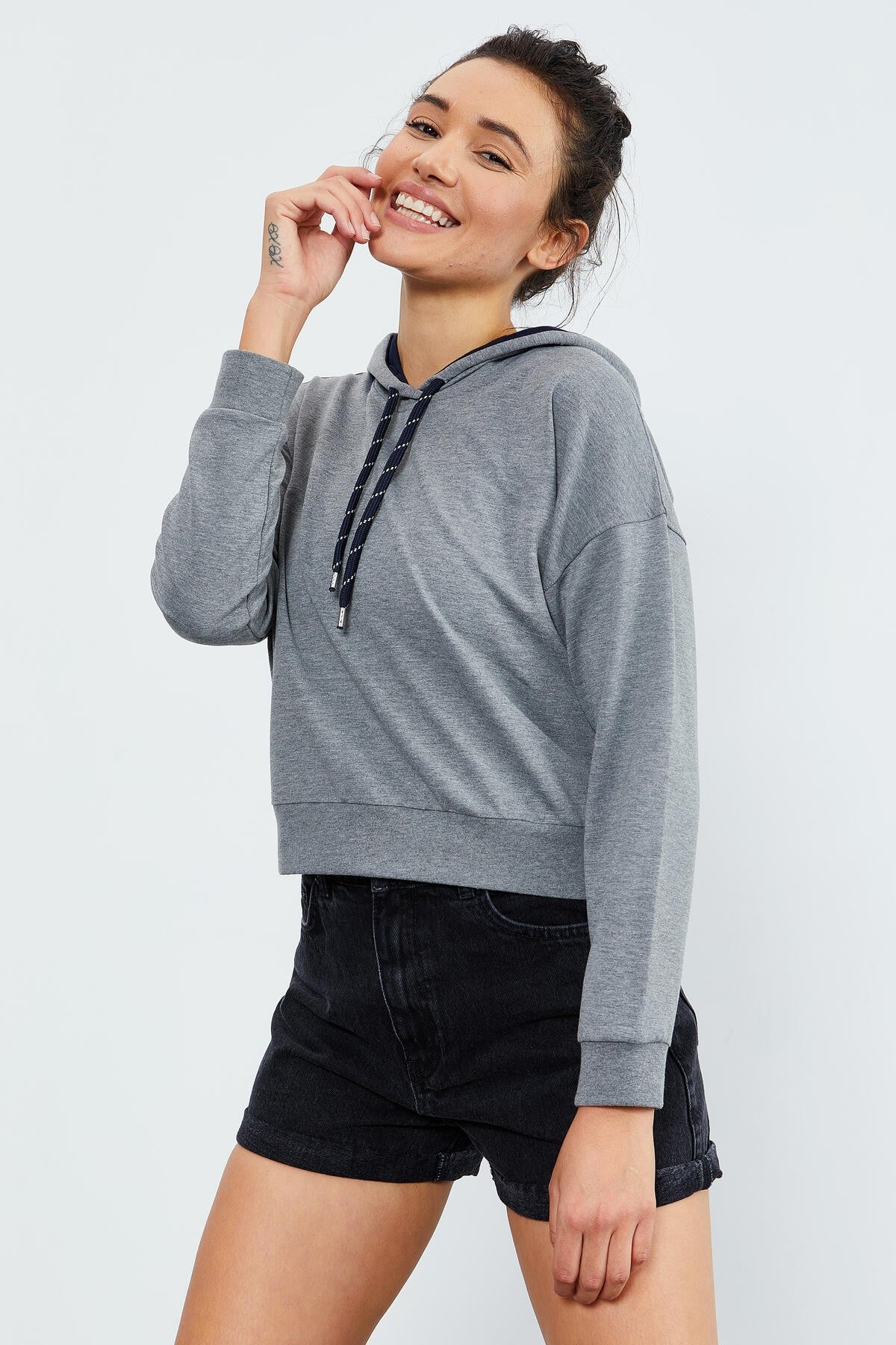 Long Sleeve Comfort Fit Hooded Women's Sweatshirt - 97115