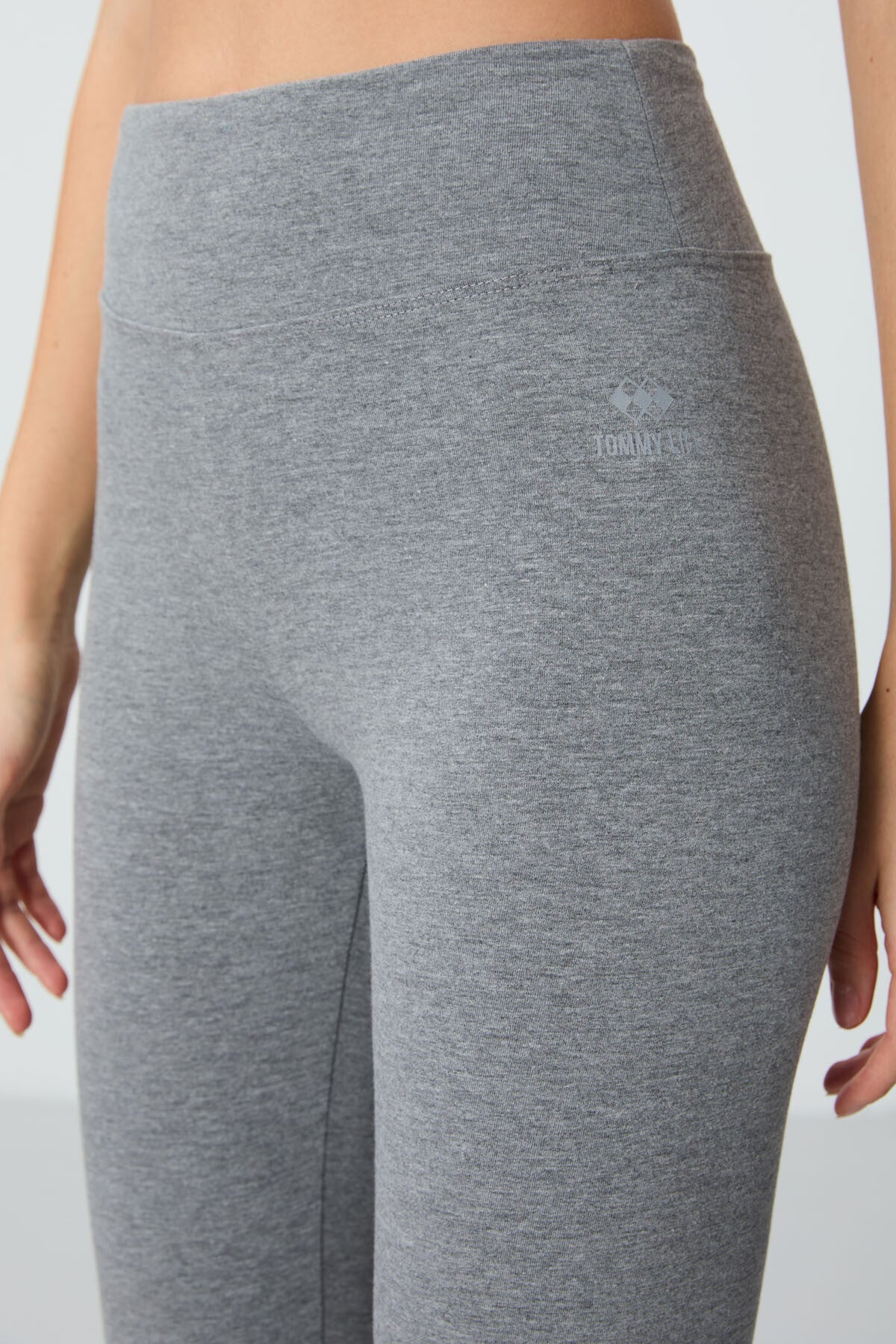 Grey Melange High Waist Slim Fit Tapered Leg Women's Capri Tights - 93097