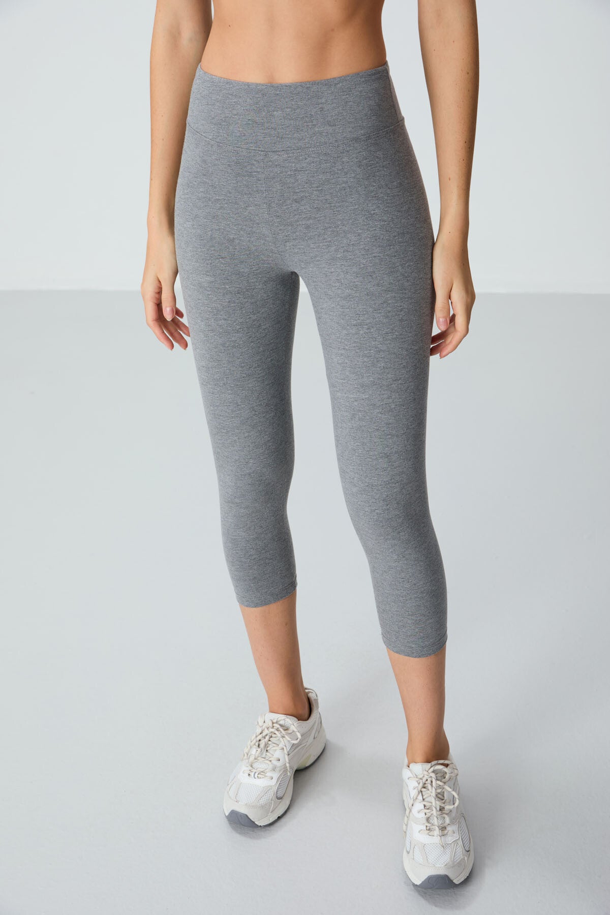 Grey Melange High Waist Slim Fit Tapered Leg Women's Capri Tights - 93097