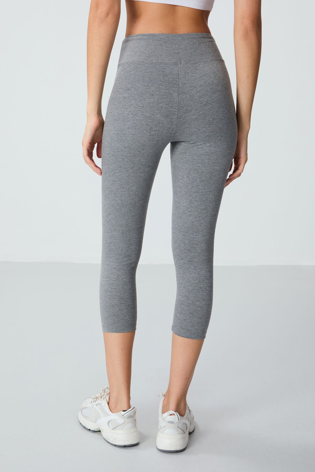 Grey Melange High Waist Slim Fit Tapered Leg Women's Capri Tights - 93097