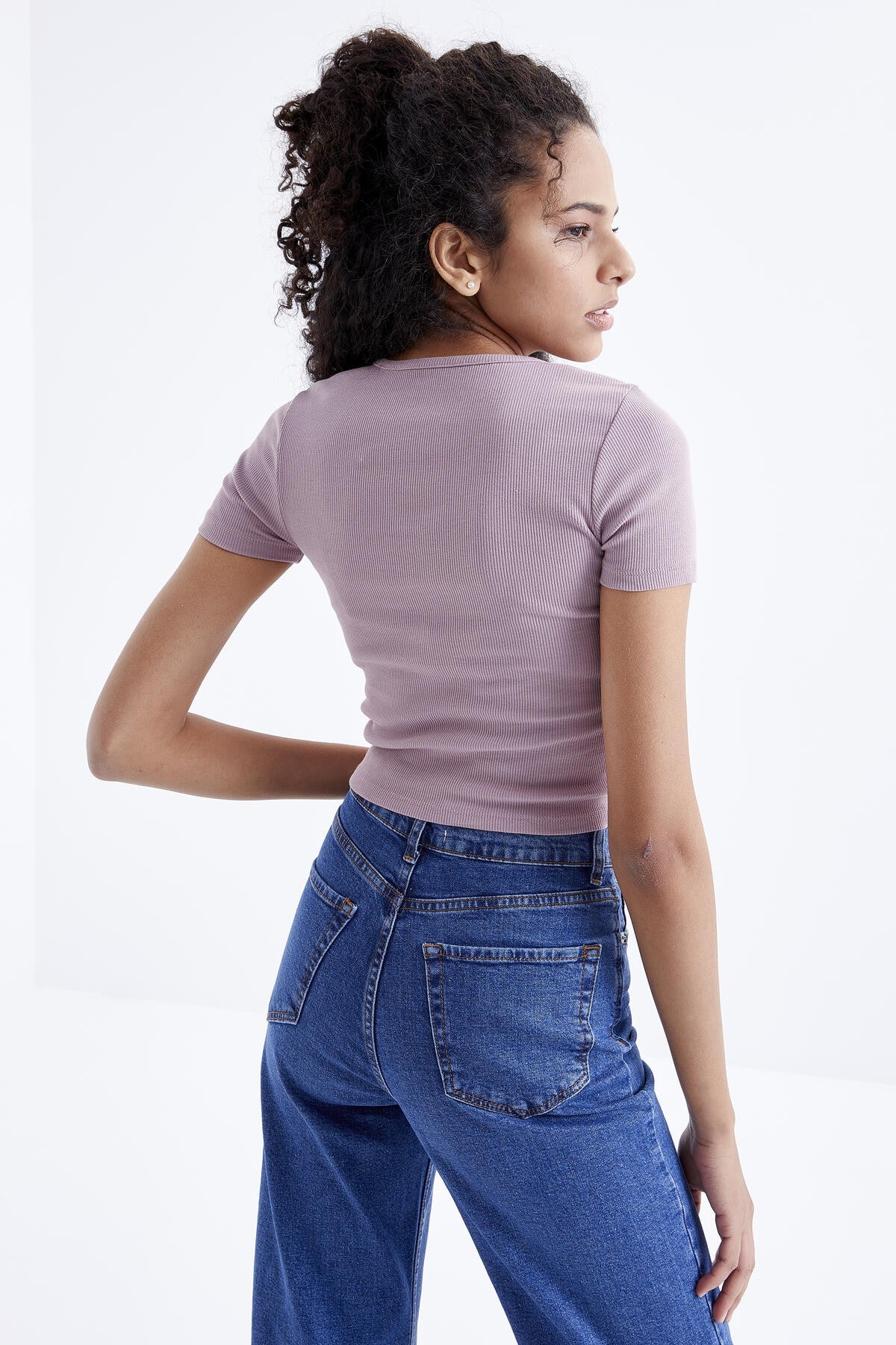 Dried Rose Detailed V Neck Women's Crop Top T-Shirt - 97205
