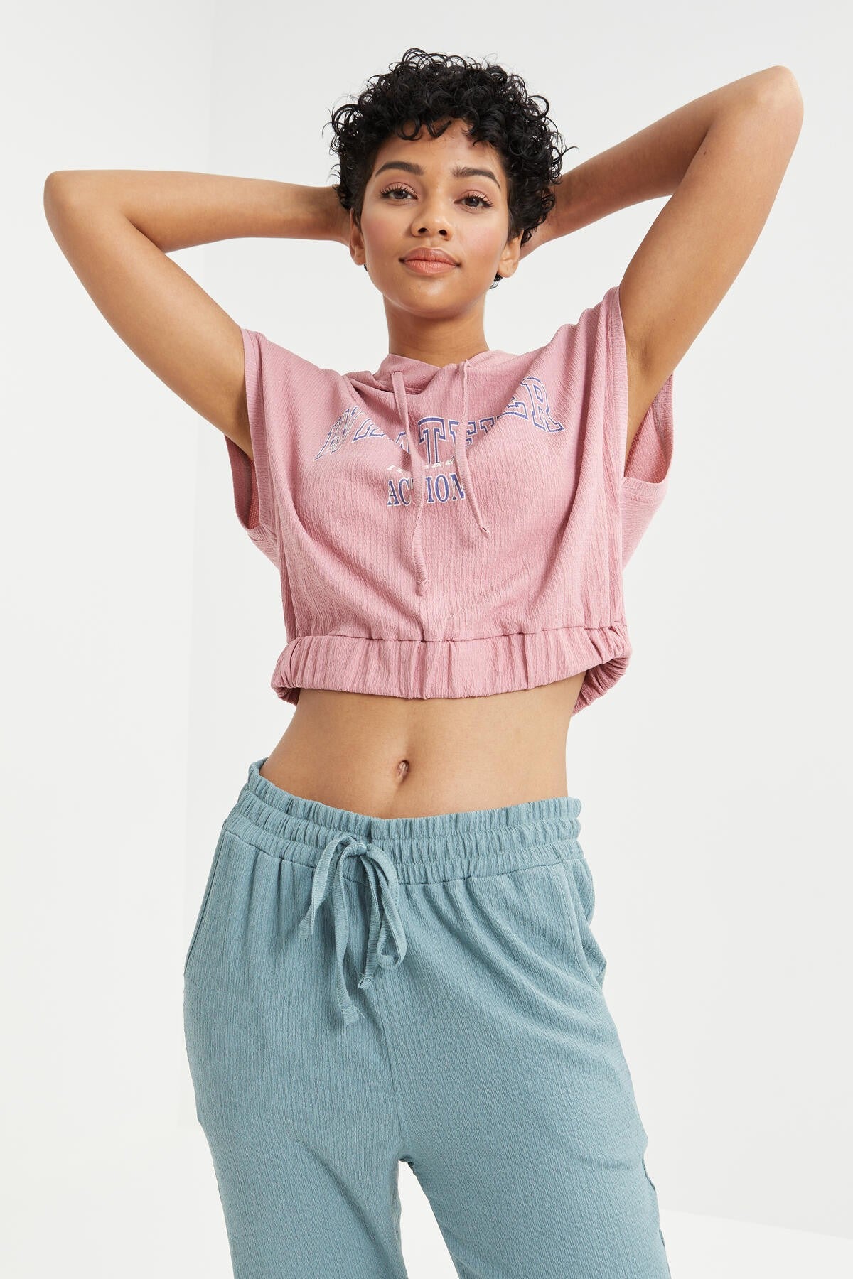 Dried Rose Hooded Printed Waist Elastic Crinkle Fabric Women's Crop Top T-Shirt - 97230