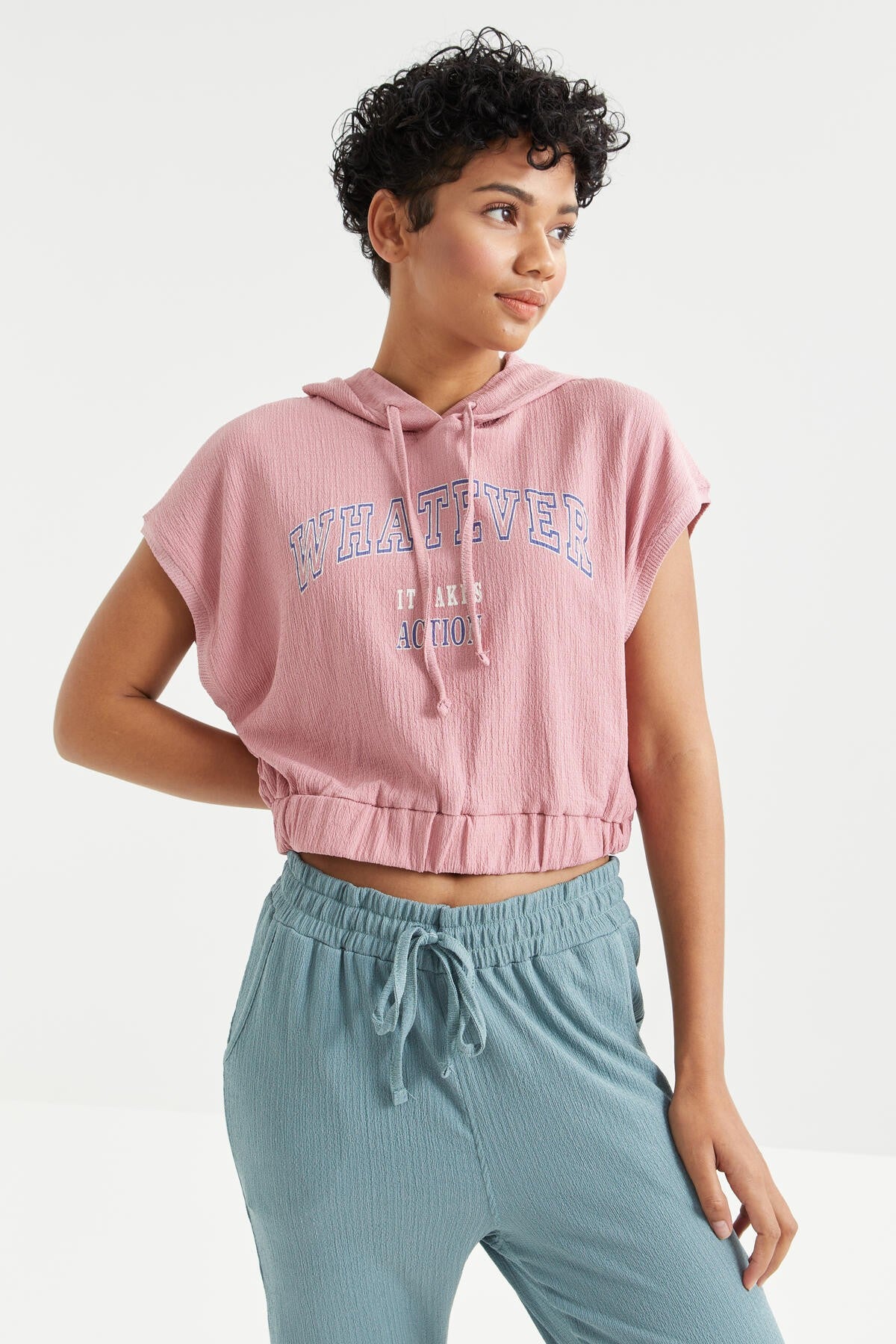 Dried Rose Hooded Printed Waist Elastic Crinkle Fabric Women's Crop Top T-Shirt - 97230