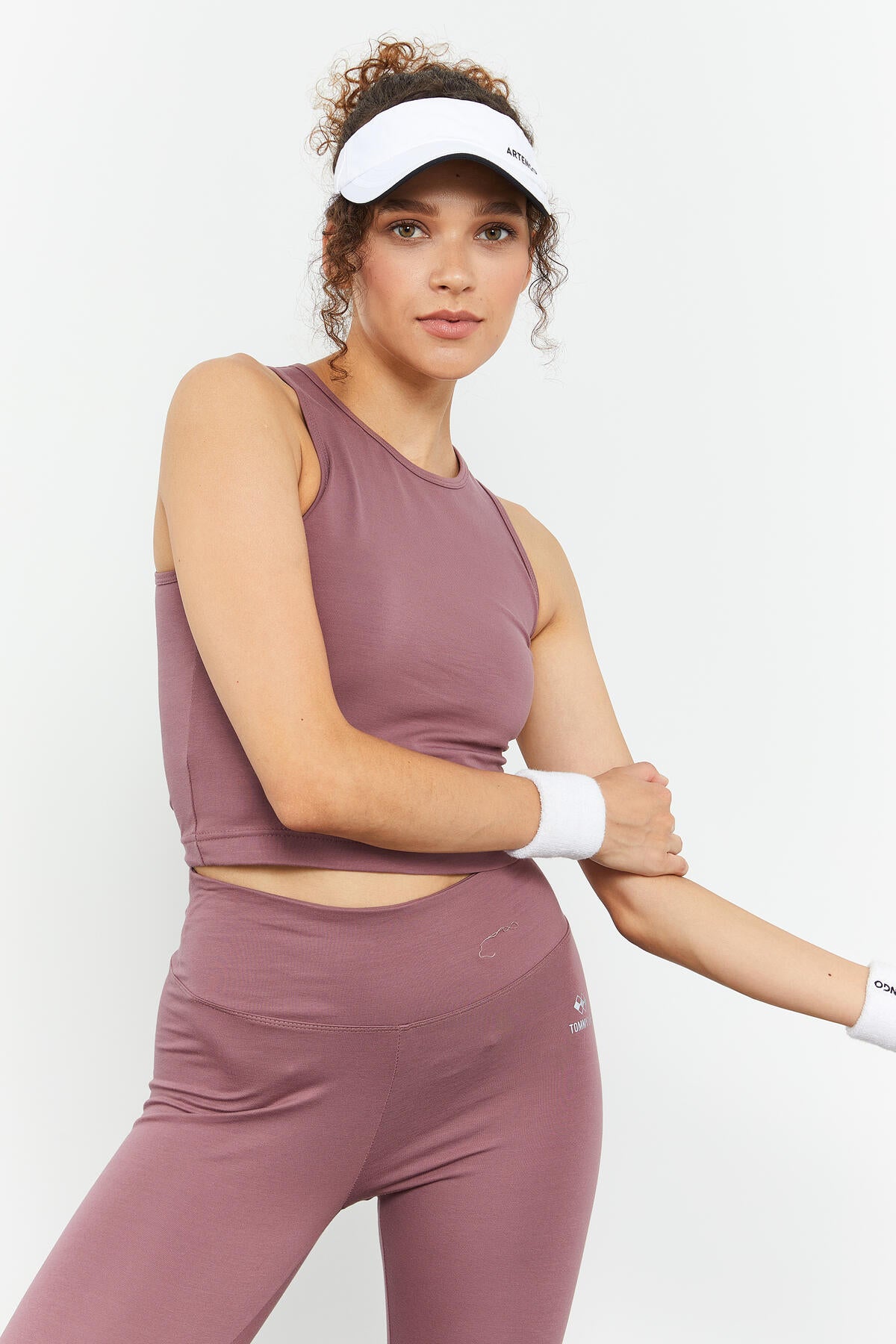 Dried Rose Zero Sleeve Narrow Fit O Collar Women's Crop Top Singlet - 97148