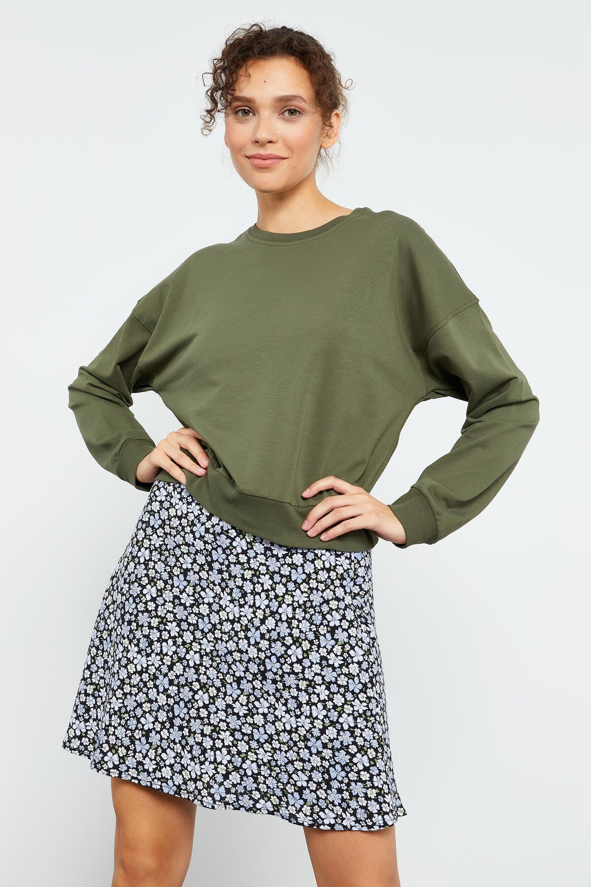 Basic Comfort Fit O Neck Women's Sweatshirt - 97114