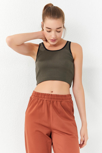Basic Right Zero Sleeve Narrow Fit U Neck Women's Crop Top Singlet - 97160