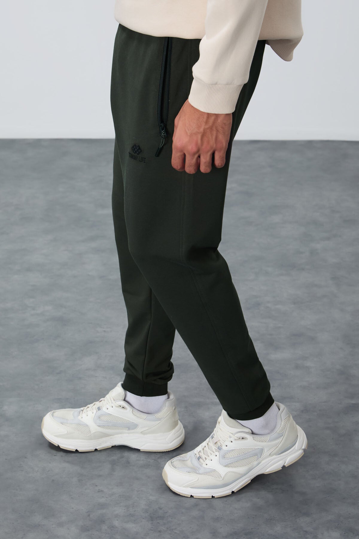 Standard Fit Zippered Waistband Jogger Men's Tracksuit Bottom - 84651