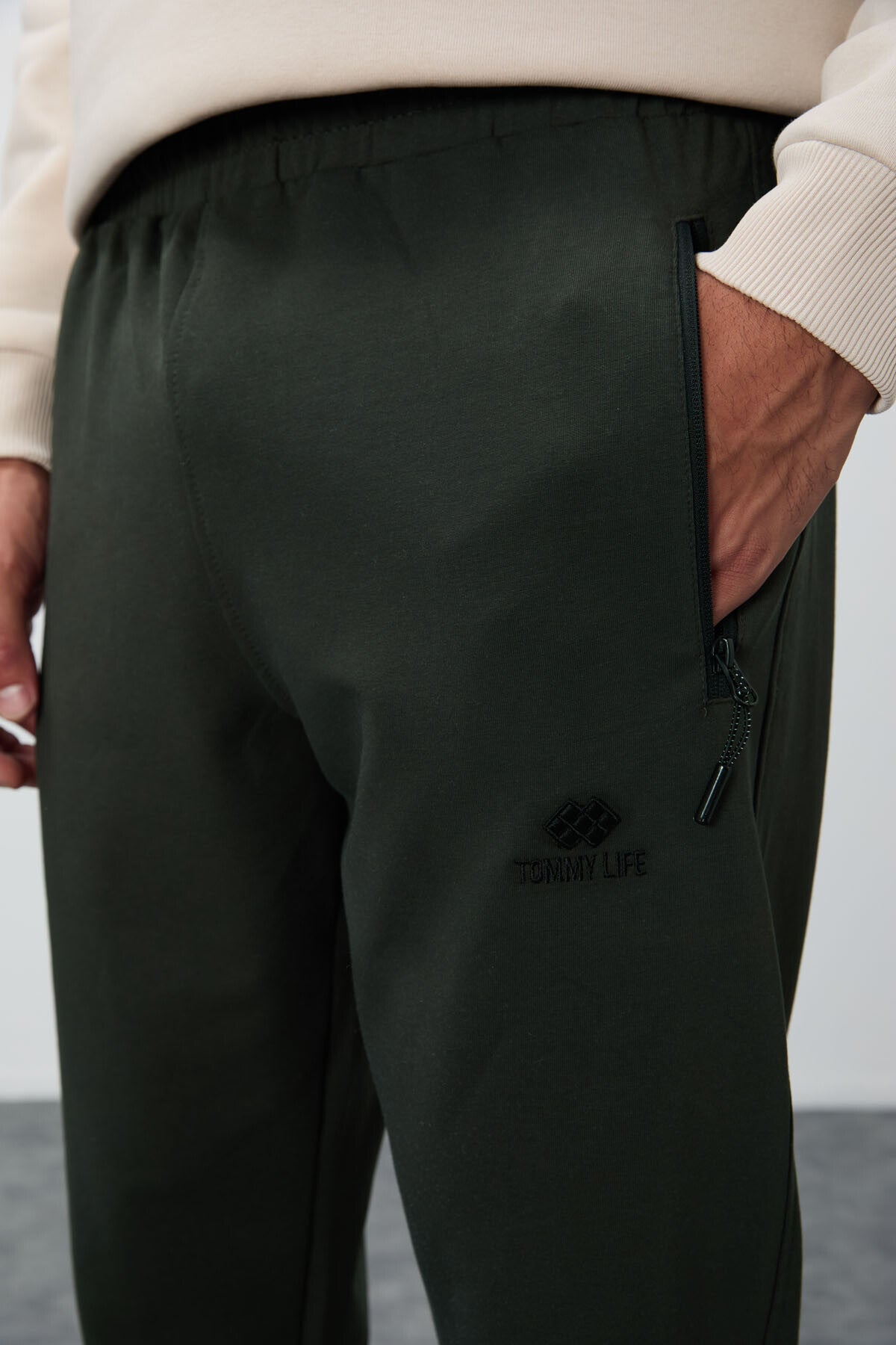 Standard Fit Zippered Waistband Jogger Men's Tracksuit Bottom - 84651