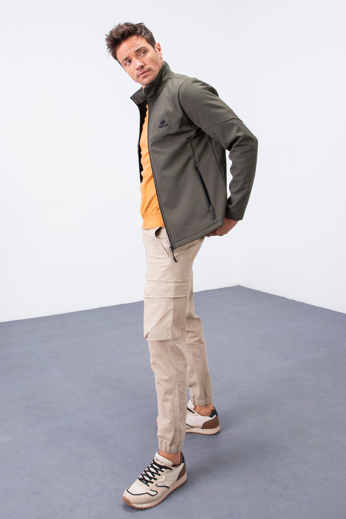 Zipper Front Stand Collar Water and Windproof Softshell Men's Jacket - 88050