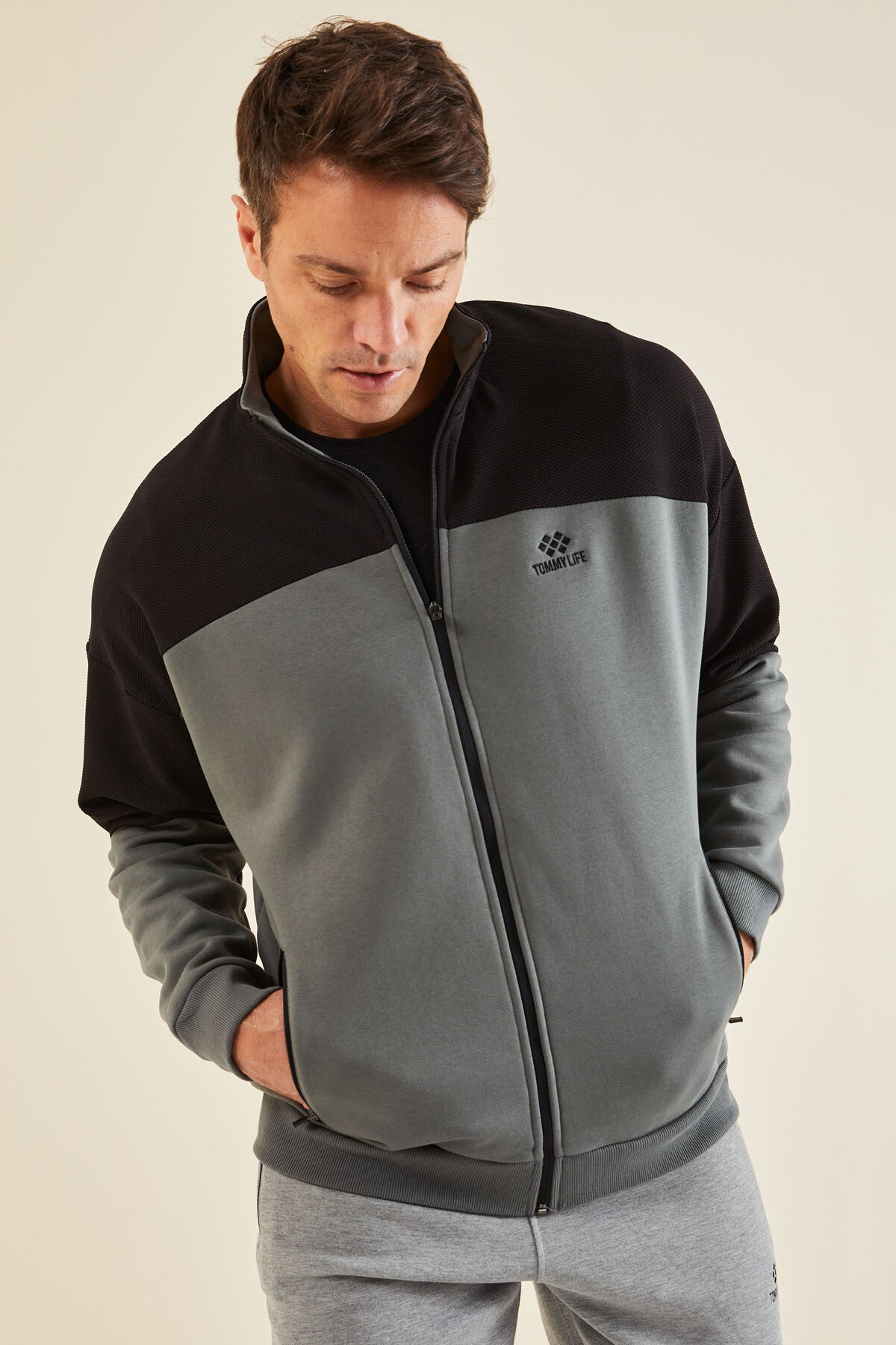 Men's Zippered Sweatshirt - 88314
