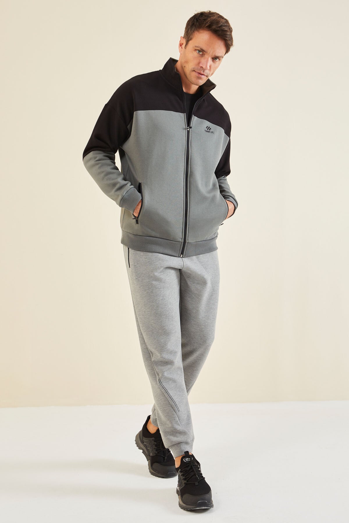 Men's Zippered Sweatshirt - 88314