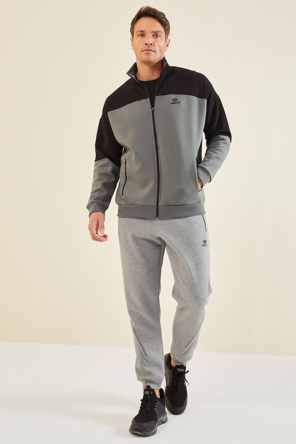 Men's Zippered Sweatshirt - 88314