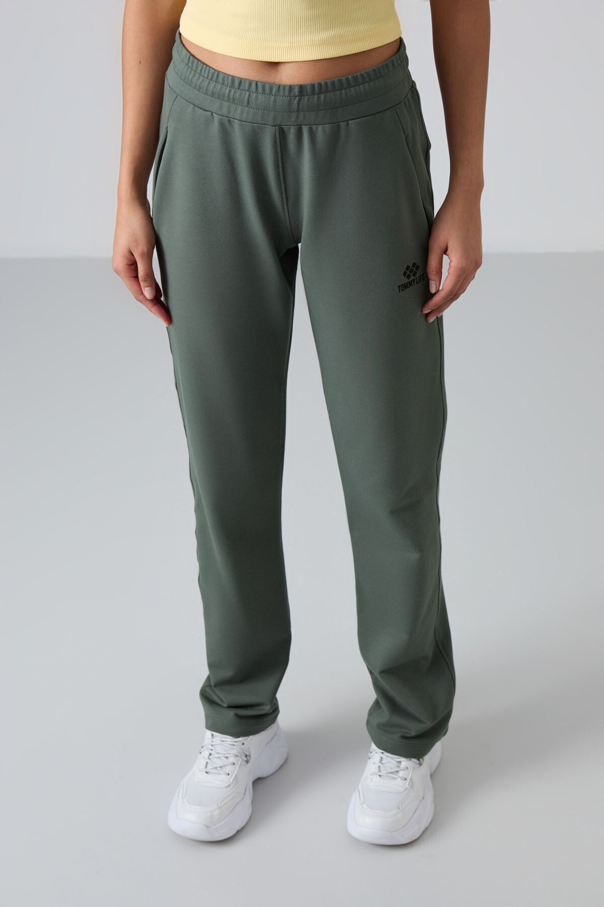 Right Leg Classic Fit Women's Tracksuit Bottom with Hidden Zipper Pocket - 94148