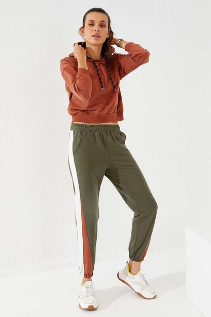 Right Two-Tone Striped Comfort Fit Elastic Cuff Women's Tracksuit Bottom - 94582