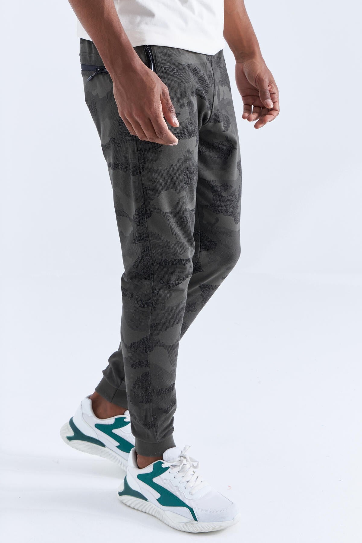 Camouflage Print Right Fit Men's Jogger Tracksuit Bottom - 84754