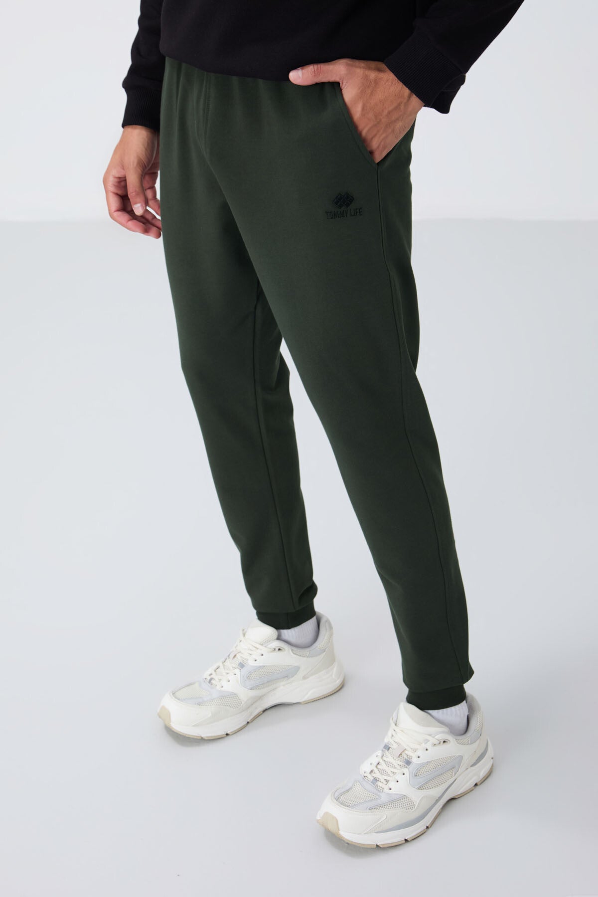 Classic Right Standard Fit Cuffed Men's Tracksuit Bottom - 84652