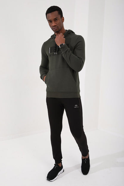 Embroidered Kangaroo Pocket Standard Cut Hooded Men's Sweatshirt - 87839