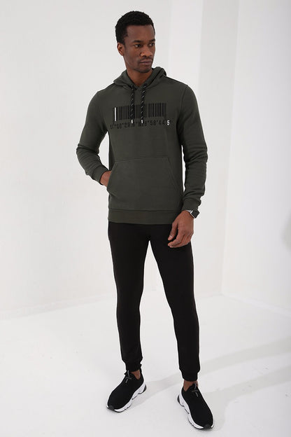 Embroidered Kangaroo Pocket Standard Cut Hooded Men's Sweatshirt - 87839