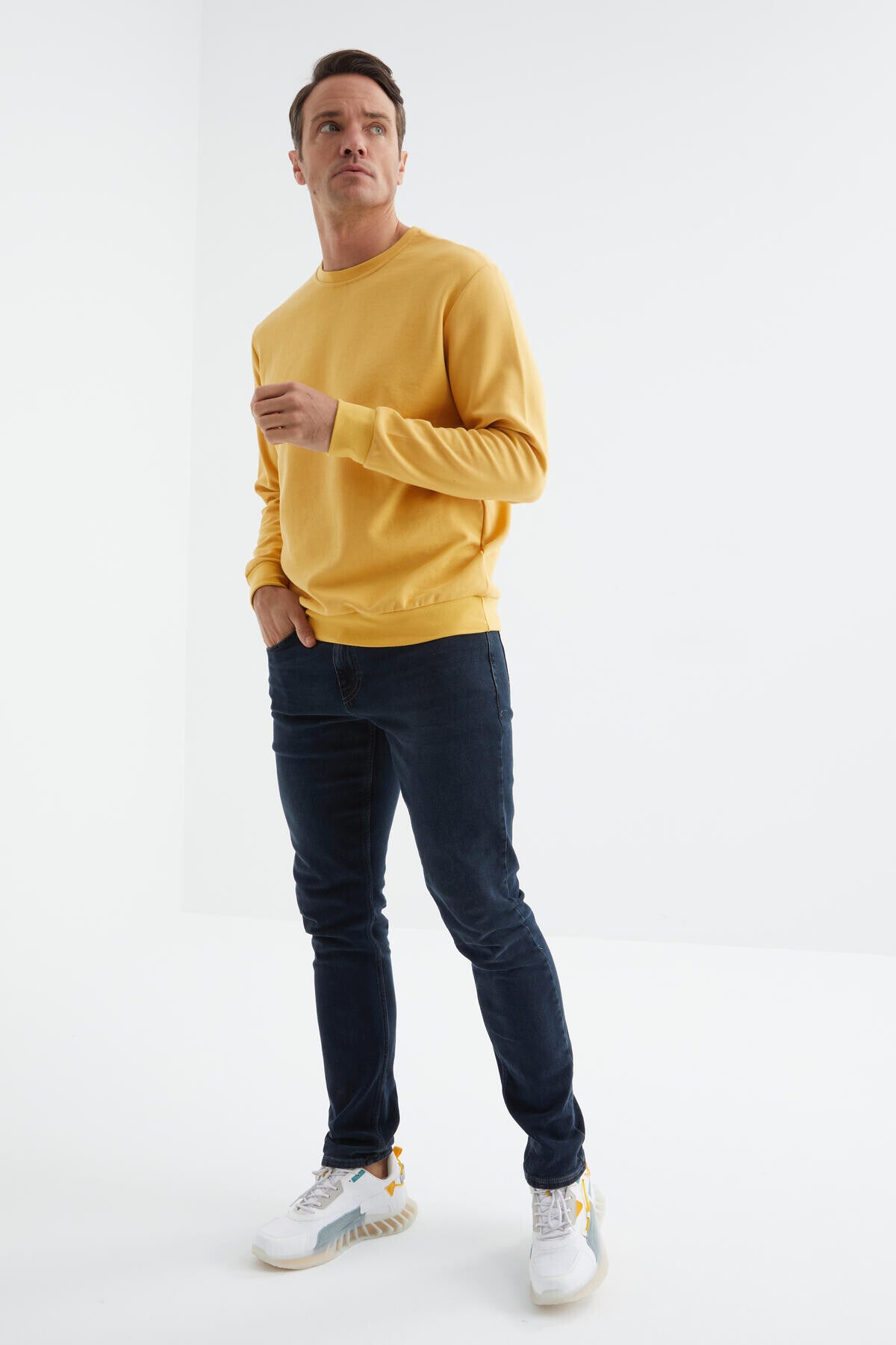 Mustard Basic O Collar Comfort Fit Men's Sweatshirt - 88053