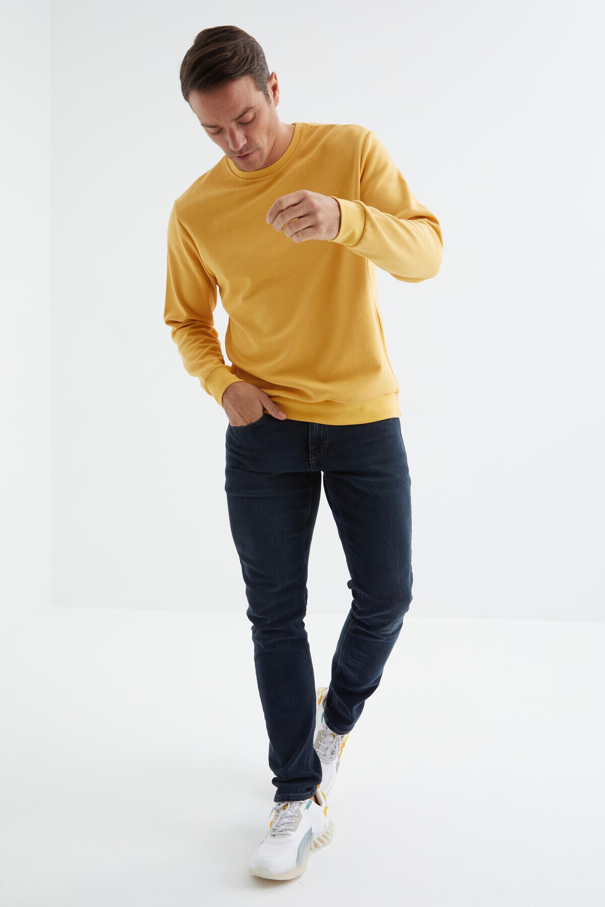 Mustard Basic O Collar Comfort Fit Men's Sweatshirt - 88053