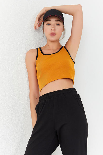 Mustard Basic Zero Sleeve Narrow Cut U Collar Women's Crop Top Singlet - 97160