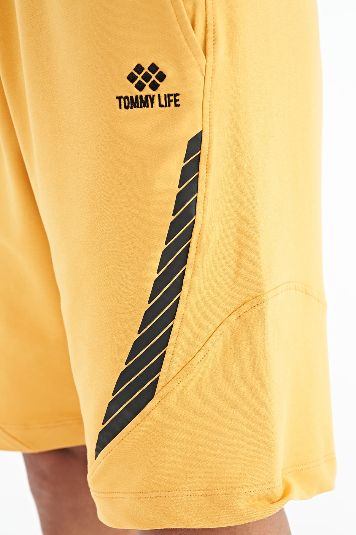 Mustard Print Detail Logo Embroidered Standard Fit Men's Shorts - 81252