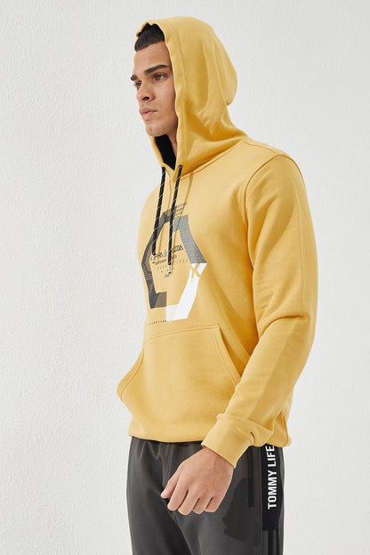 Mustard Geometric Print Standard Cut Hooded Men's Sweatshirt - 87870