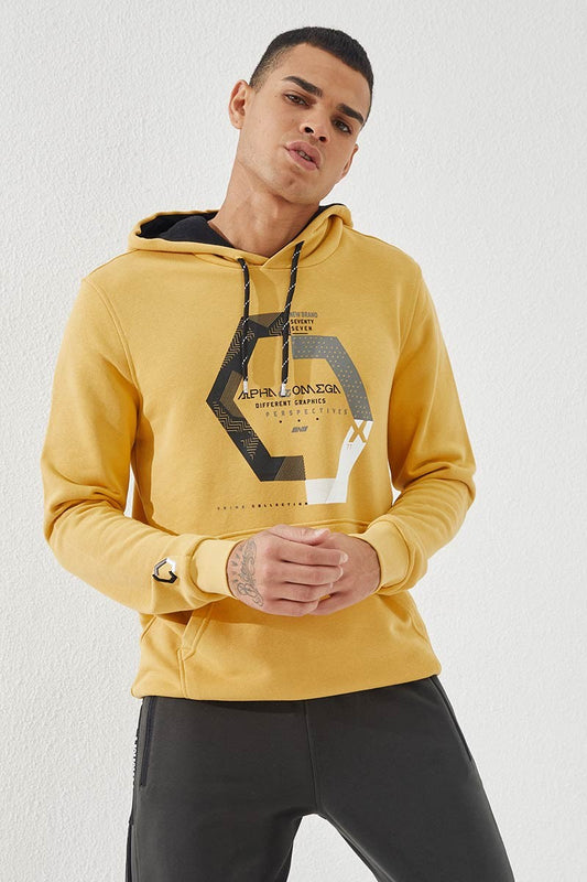Mustard Geometric Print Standard Cut Hooded Men's Sweatshirt - 87870