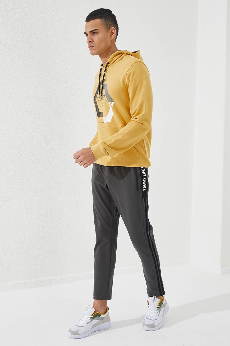 Mustard Geometric Print Standard Cut Hooded Men's Sweatshirt - 87870