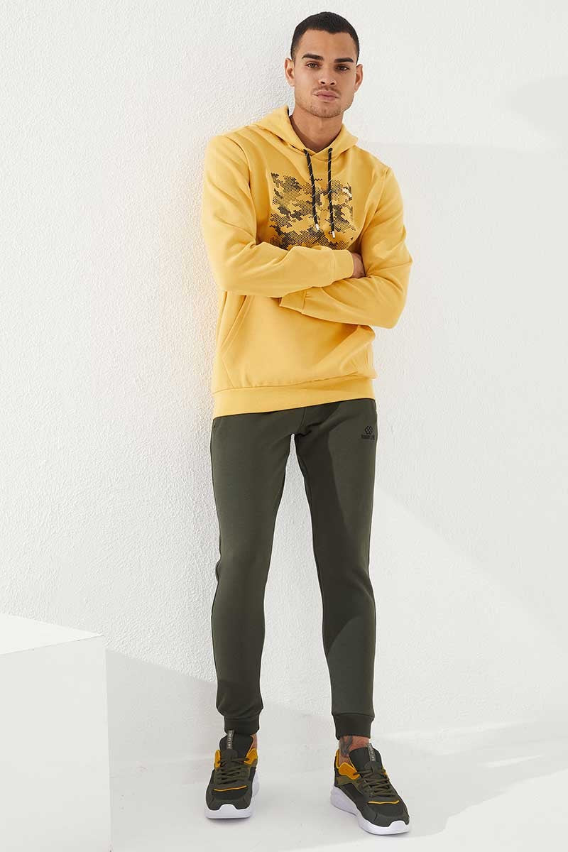 Mustard Camouflage Pattern Printed Standard Cut Hooded Men's Sweatshirt - 87884