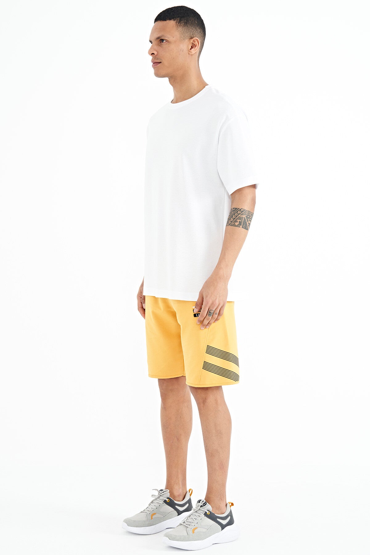 Mustard Front Back Print Detailed Standard Molded Rubber Waist Men's Shorts - 81250