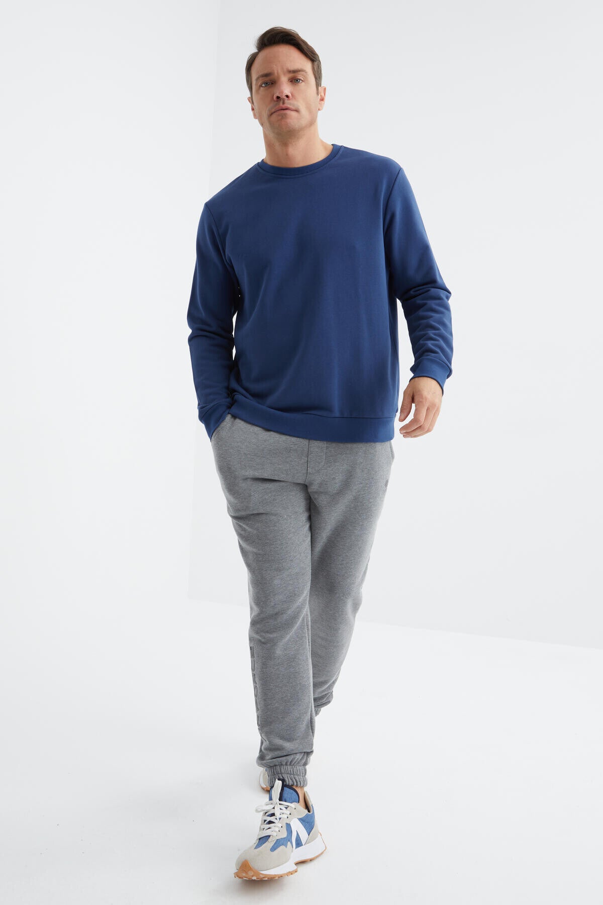 Indigo Basic O Collar Comfort Fit Men's Sweatshirt - 88053