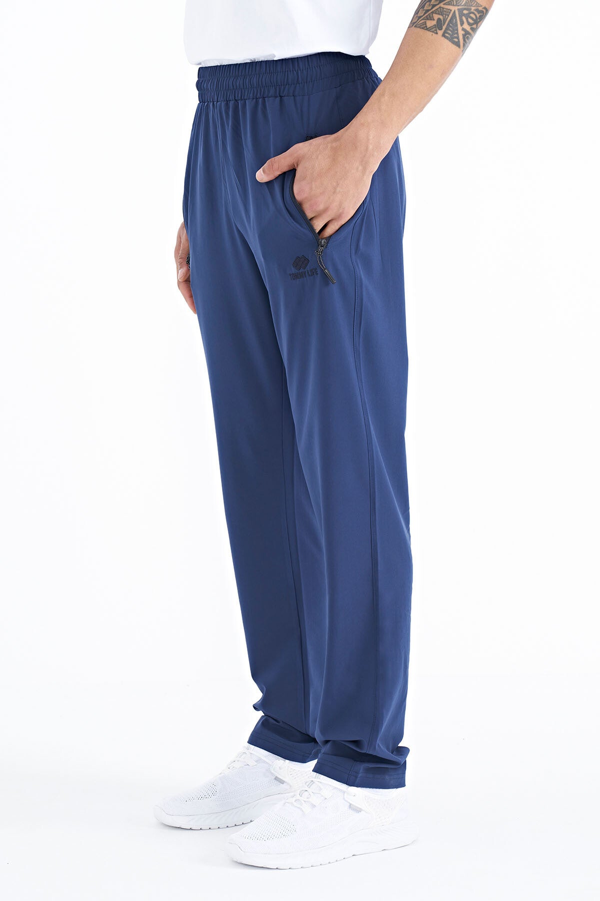 Indigo Men's Zippered Three-Pocket Standard Fit Classic Hem Tracksuit Bottom - 84768