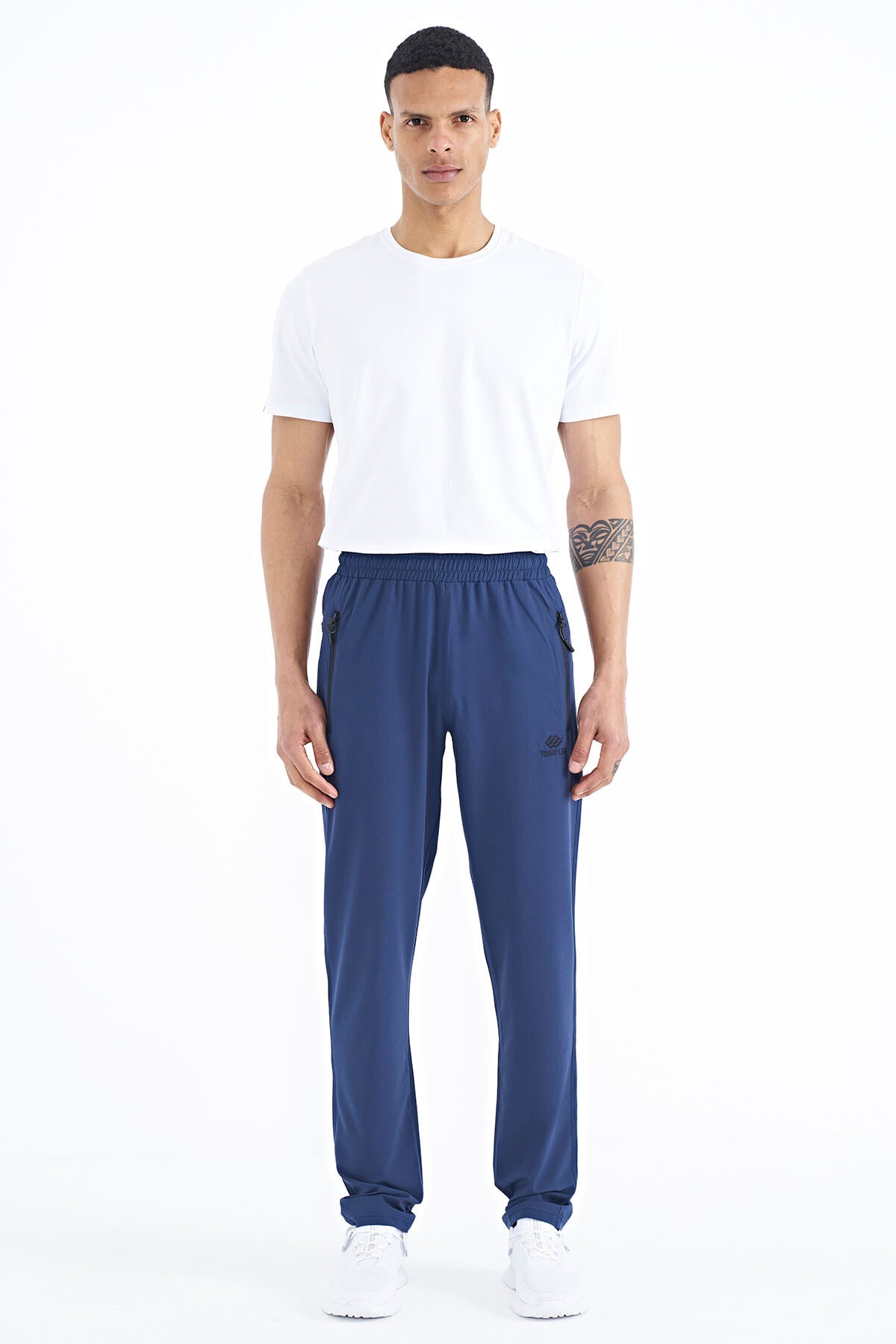 Indigo Men's Zippered Three-Pocket Standard Fit Classic Hem Tracksuit Bottom - 84768